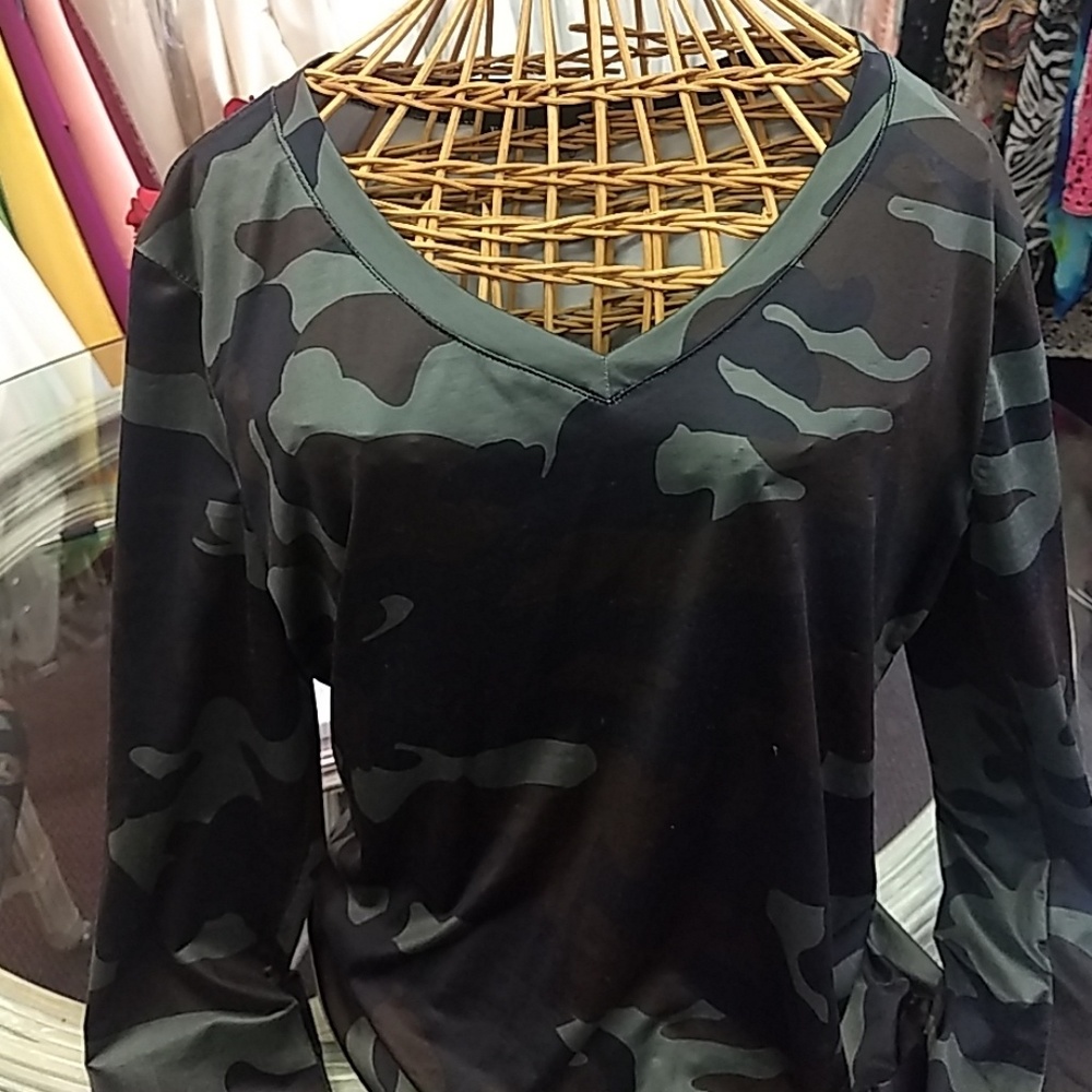 Camo Top by Fancyqube Six XL